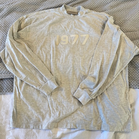 Fear of God Essentials Tee - Picture 2 of 4
